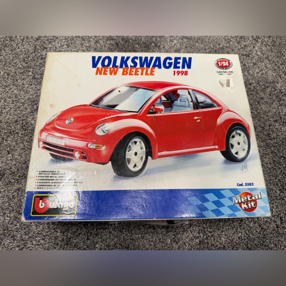 Burago model kit for a 1998 Volkswagen New Beetle